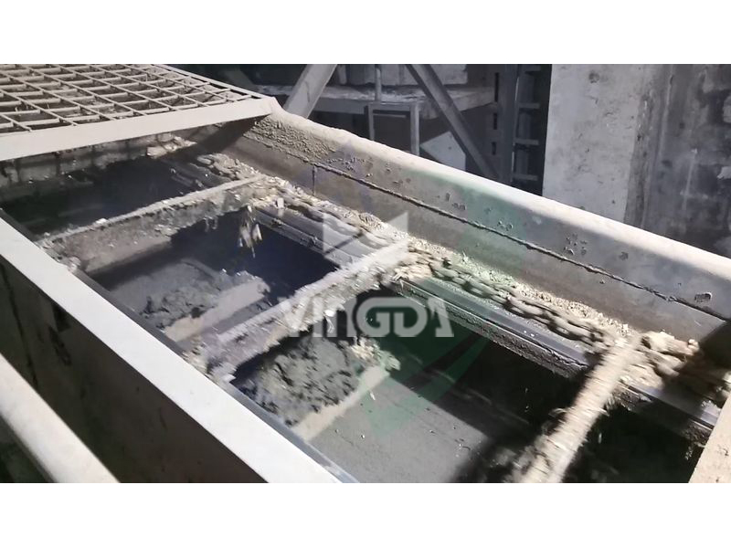 2018年 4月26日  山东客户  污泥处理项目-铸石刮板输送机